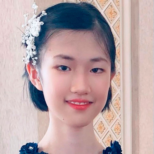Sophia Shuya Liu Headshot